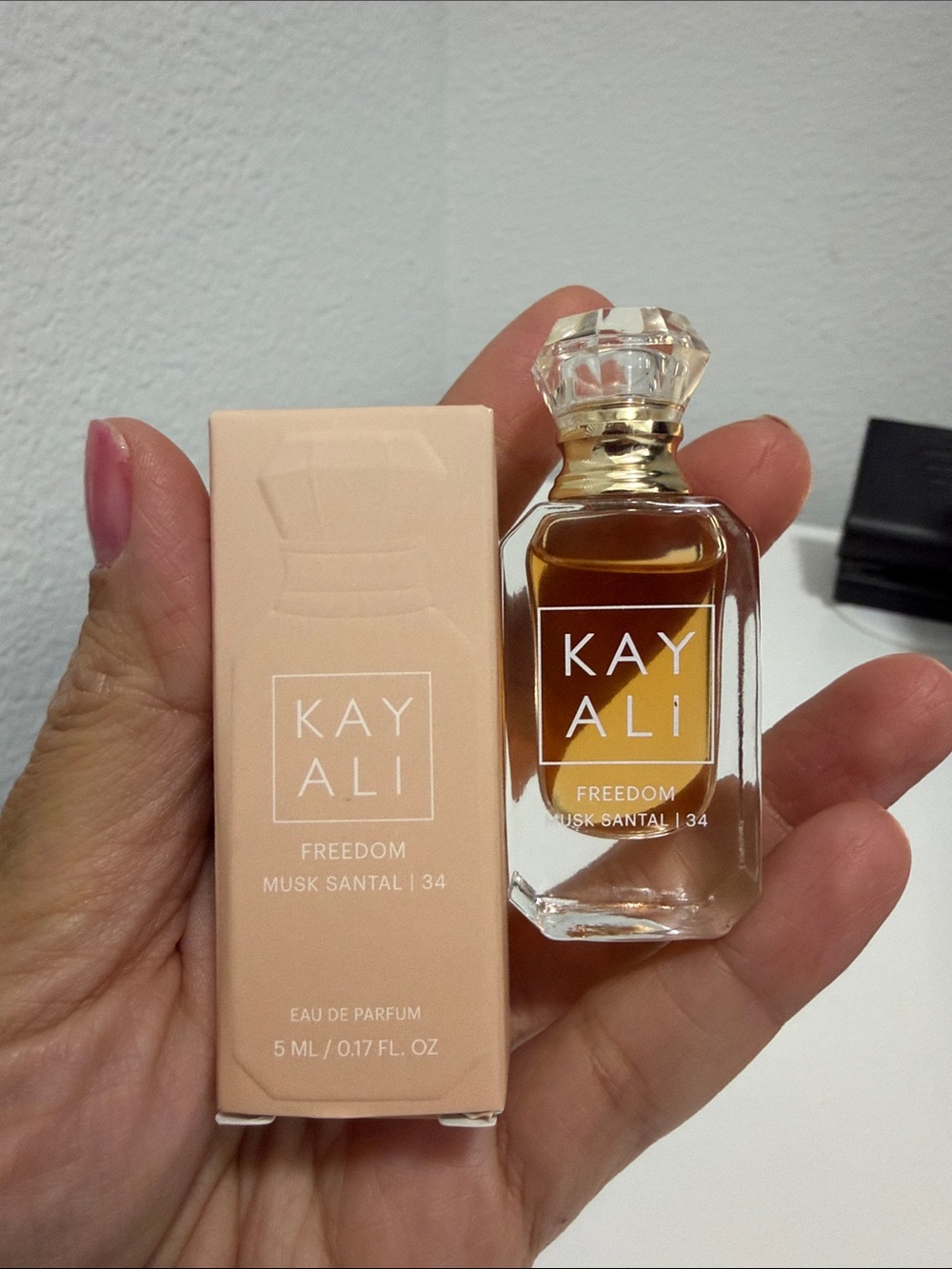 Kayali Freedom Musk Santal 34 NIB